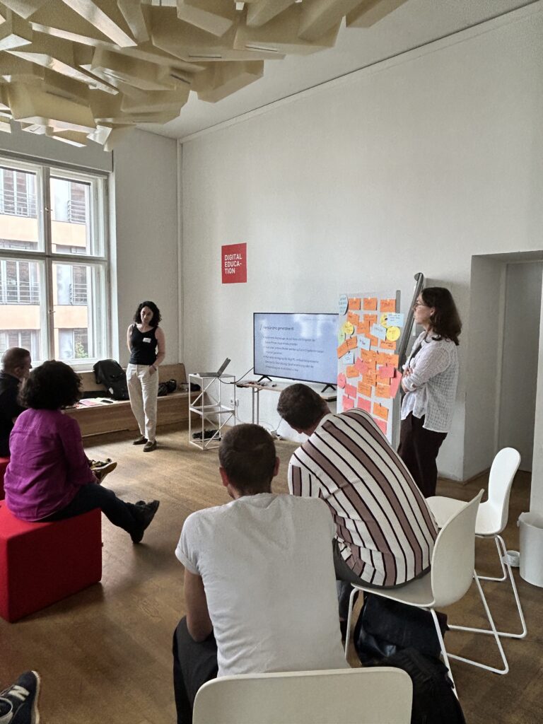 Workshop von Pia Grundmann und Ingrid Woods von AlgorithmWatch